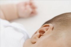 儿科专家崔玉涛：孩子耳朵进水该怎么办？