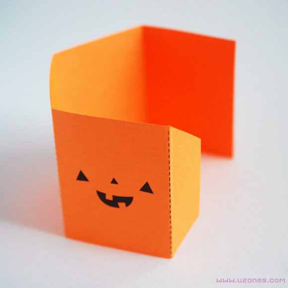 简单卡纸制作可爱怪物的折法图解教程-www.qqscb.com