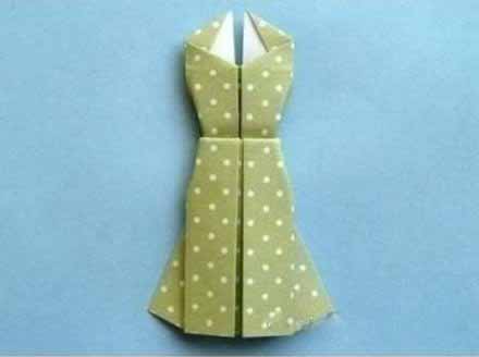 简单手工折纸裙子的折法图解教程-www.qqscb.com