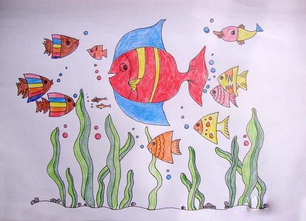 获奖小学生海底世界鱼群优秀儿童画作品-www.qqscb.com