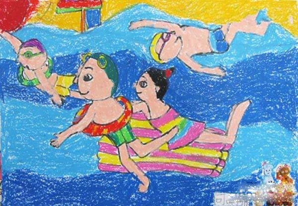 少儿夏天游泳儿童蜡笔画作品图片-www.qqscb.com