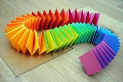 儿童折纸手工彩色弹簧玩具的制作方法图解