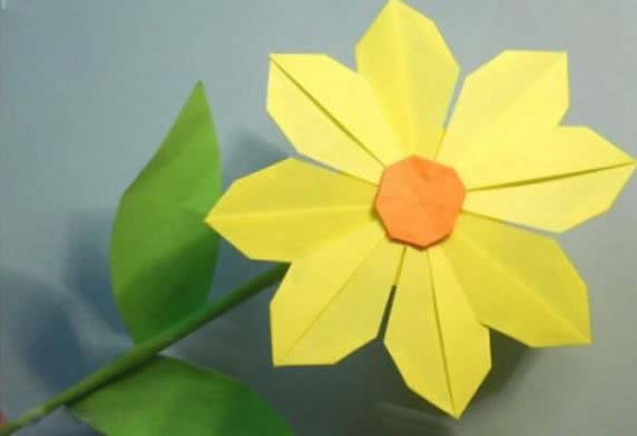 黄色小花朵的折纸方法 花朵折纸大全图解-www.qqscb.com