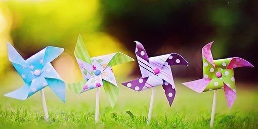 小风车的制作方法 DIY折纸风车的折法图解教程-www.qqscb.com