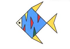 简单彩色花纹鱼的画法 漂亮鱼的简笔画图片教程
