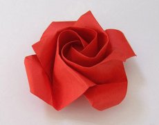 儿童简易折纸手工玫瑰花制作方法图解步骤
