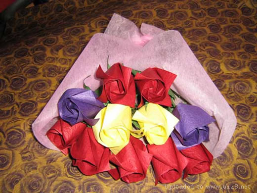 玫瑰花束制作方法 玫瑰花的折法图解步骤教程-www.qqscb.com