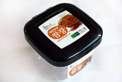 利用废旧物品酸奶盒制作漂亮小闹钟图解步骤-www.qqscb.com